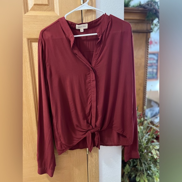 cloth & stone Tops - Cloth & Stone Women's Medium Wine Colored L/S Button Down Blouse with tie Front